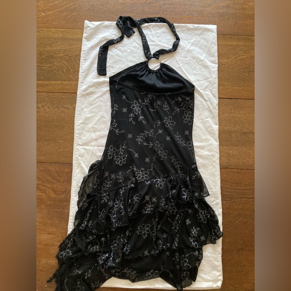 Black halter party dress with silver flower detailing size juniors small - Picture 3 of 4